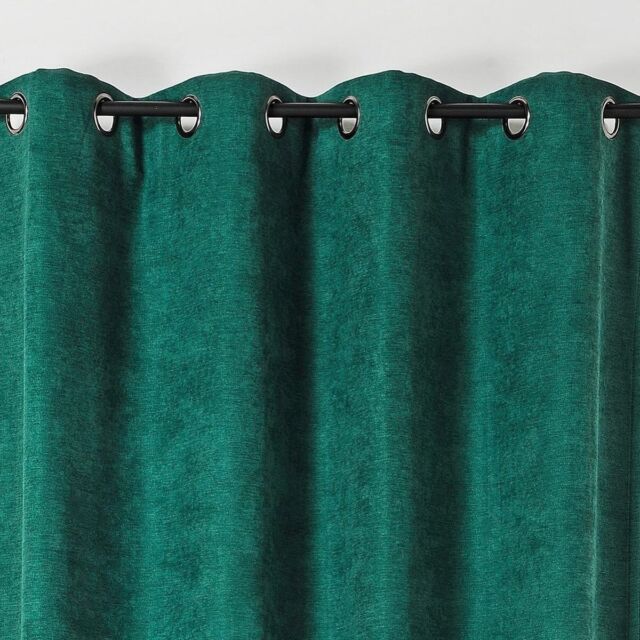 KEEP WARM THIS WINTER ! ALASKA, l’indémodable 
♥️Votre rideau thermique préféré 
🌡️🌚Thermique et occultant 
🫴Velours épais au tombé parfait 
🛋️23 couleurs : CHOOSE YOUR FAV ! A vous de jouer pour trouver celle qui sublimera votre interieur !

#rideau #rideaux #deco #velours #velvet #alaska #fenetre #textile #thermique #dexorationinterieur #keepwarmthiswinter #linder #lindertisseurcreateur #homesweethome #homedecorideas #colors